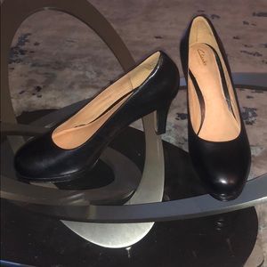 Clarks Delsie Bliss Black Leather Pumps / Heels